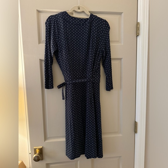 Ann Taylor Navy Wrap Dress size 6 - Picture 2 of 3
